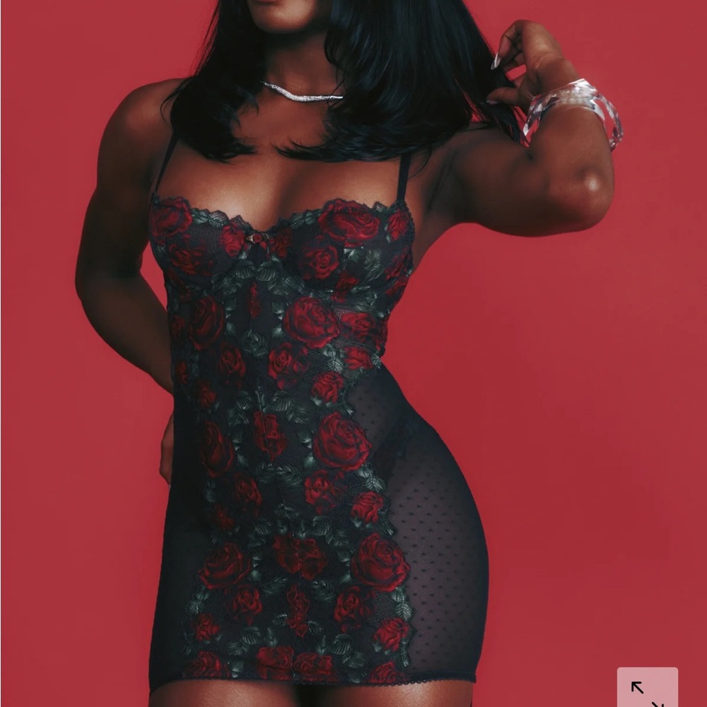 Savage X Fenty Les Roses Underwire Slip 2 Piece VIP Box Set - Picture 1 of 7